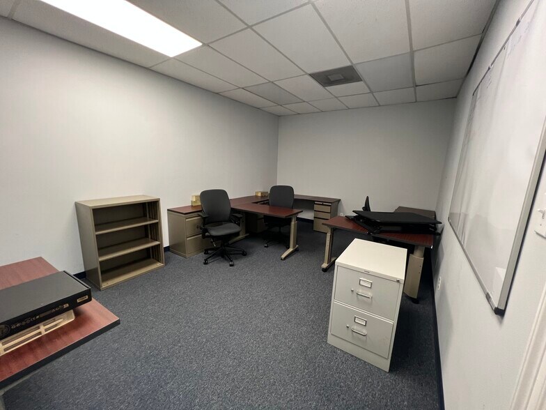 More Photos Of 5805 Berry Brook Dr, Houston Warehouse For Lease