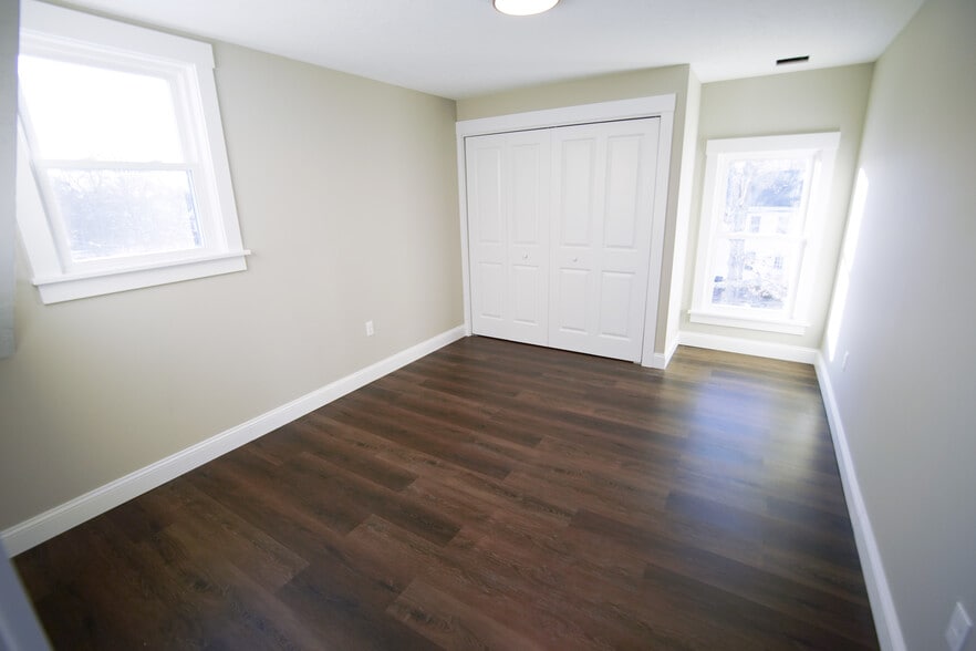 More Photos Of 5 Oak St, Middleborough Apartments For Sale