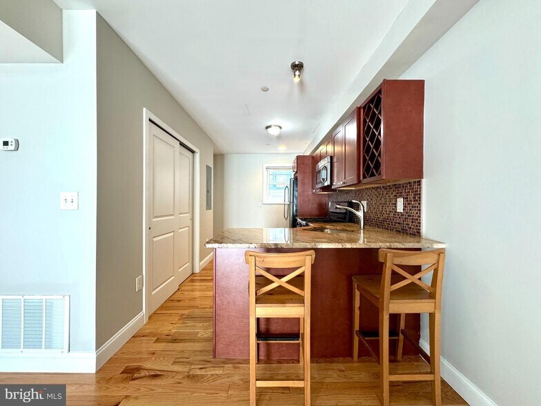 More Photos Of 1014 E Moyamensing Ave, Philadelphia Multifamily For Sale