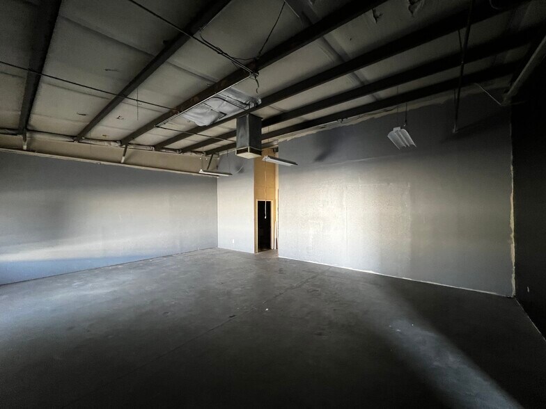 More Photos Of 1666 E Cypress Ave, Redding Office For Lease