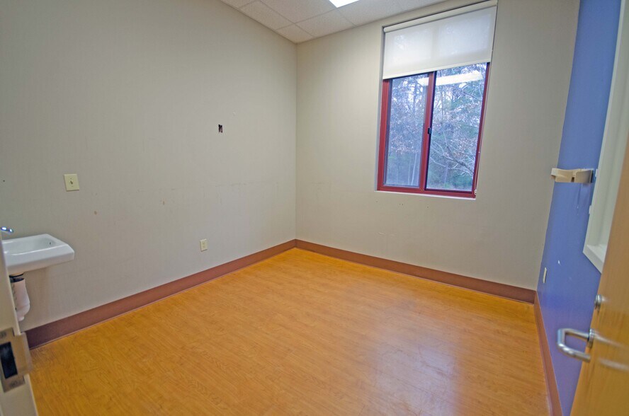 More Photos Of 1922 K M Wicker Memorial Dr, Sanford Medical For Lease