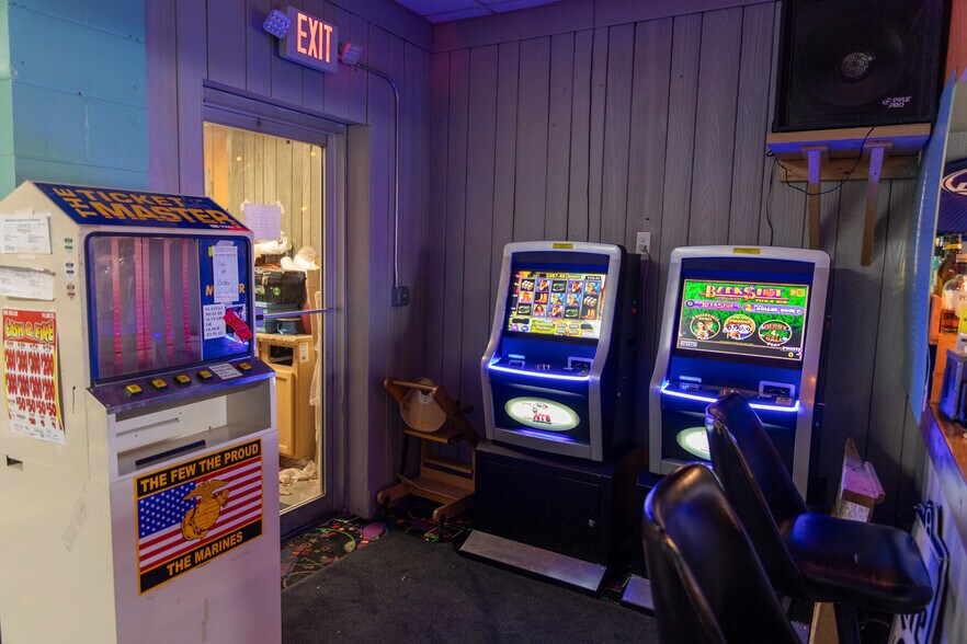 More Photos Of 141 W 7th St, North Bend Bowling Alley For Sale