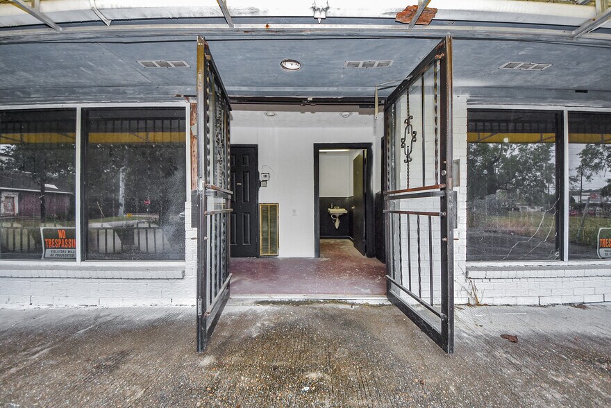 More Photos Of 8101 Tidwell Rd, Houston Freestanding For Sale