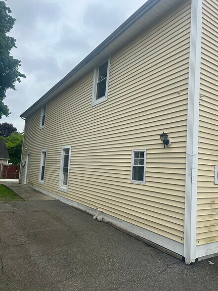 More Photos Of 50 King St, Torrington Office For Sale