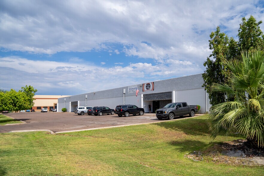 More Photos Of 2265 W Desert Cove Ave, Phoenix Manufacturing For Lease