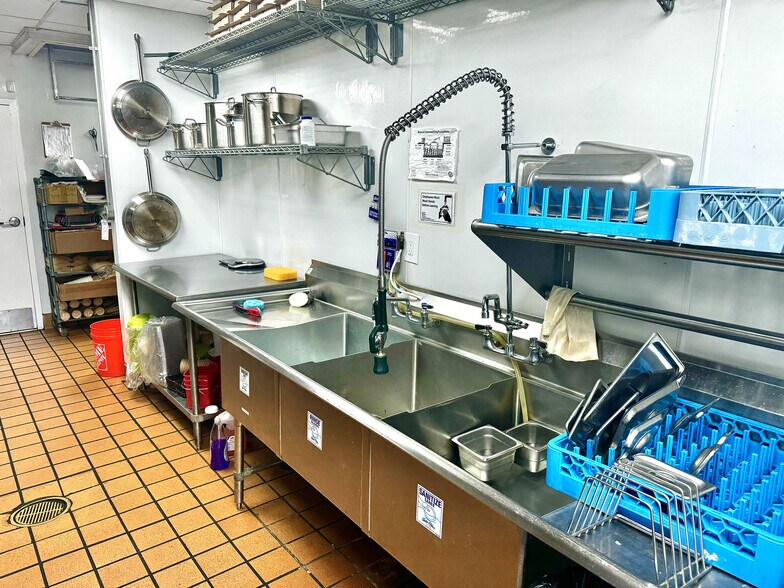 More Photos Of 14474 Beach Blvd, Jacksonville Fast Food For Lease