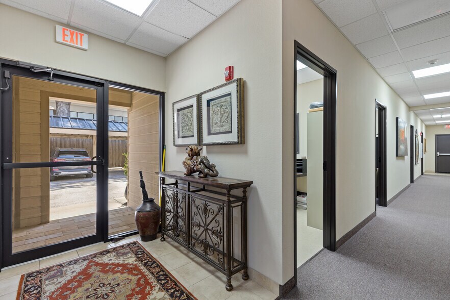 More Photos Of 5422 Alpha Rd, Dallas Medical For Sale