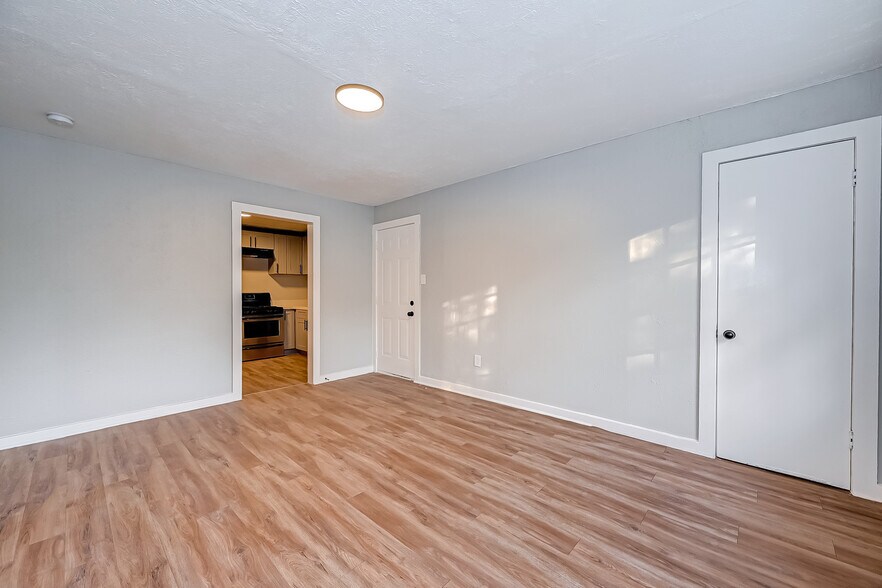 More Photos Of 6420 Conley St, Houston Apartments For Sale