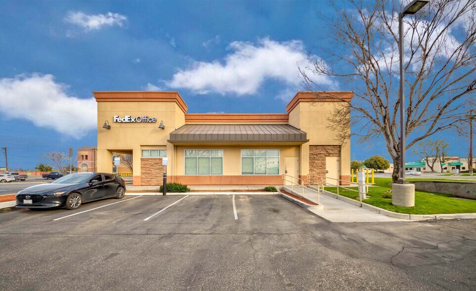 More Photos Of 3505 Coffee Rd, Bakersfield Freestanding For Sale