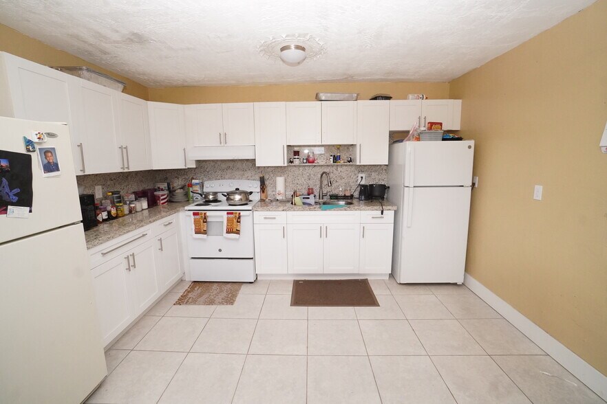 More Photos Of 602-608 NW 1st St, Dania Apartments For Sale