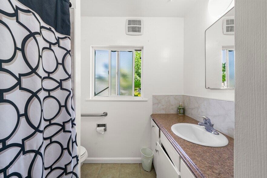 More Photos Of 1736 Santa Rosa Ave, Santa Rosa Hotel For Sale