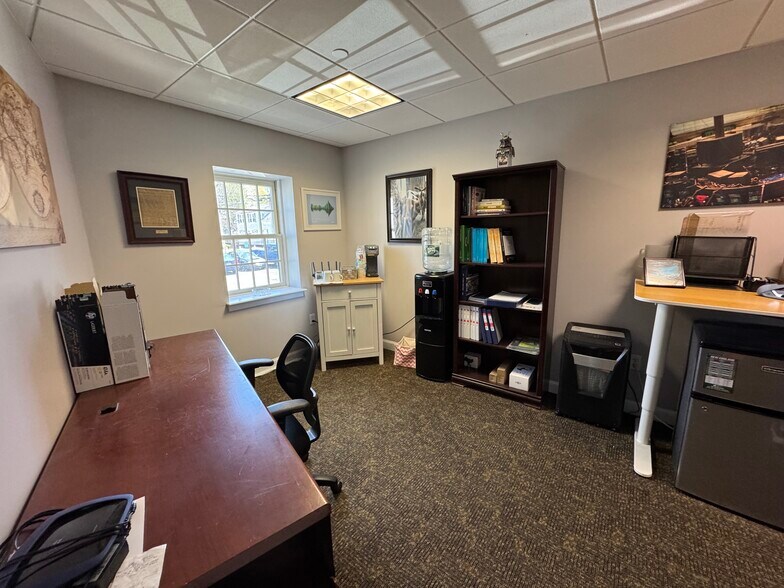 More Photos Of 16 Mason Ave, North Attleboro Office For Lease