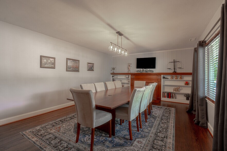 More Photos Of 3042 Brambleton Ave, Roanoke Office Residential For Sale