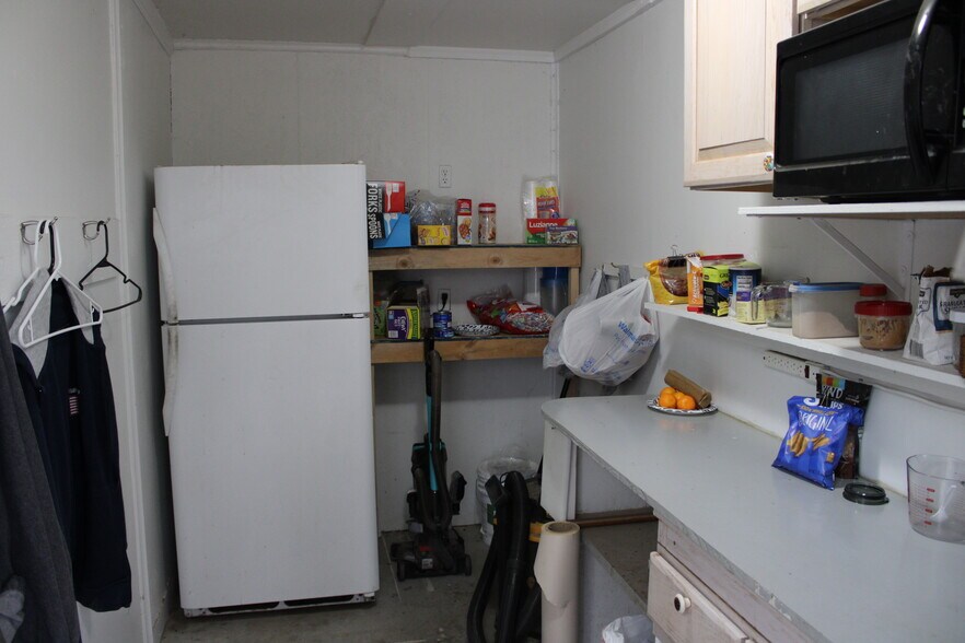 More Photos Of 242 S 9th St, Burlington Garden Center For Sale