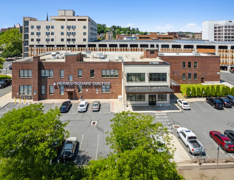 More Photos Of 1 Herald Sq, New Britain Medical For Lease