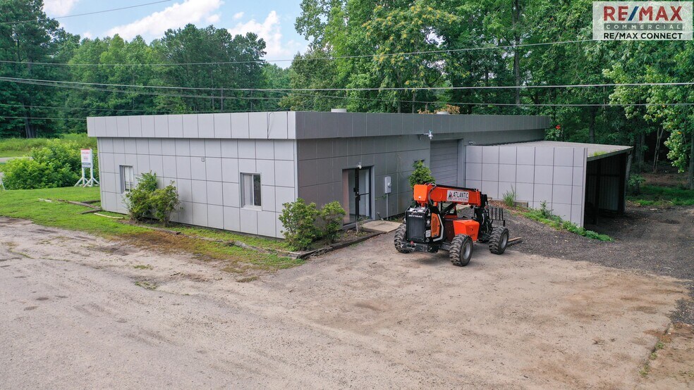 More Photos Of 9991 John Clayton Memorial Hwy, Gloucester Light Manufacturing For Sale