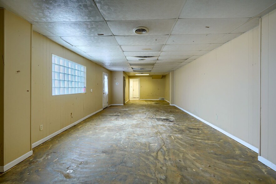 More Photos Of 166 W Main St, Chillicothe Office Residential For Sale