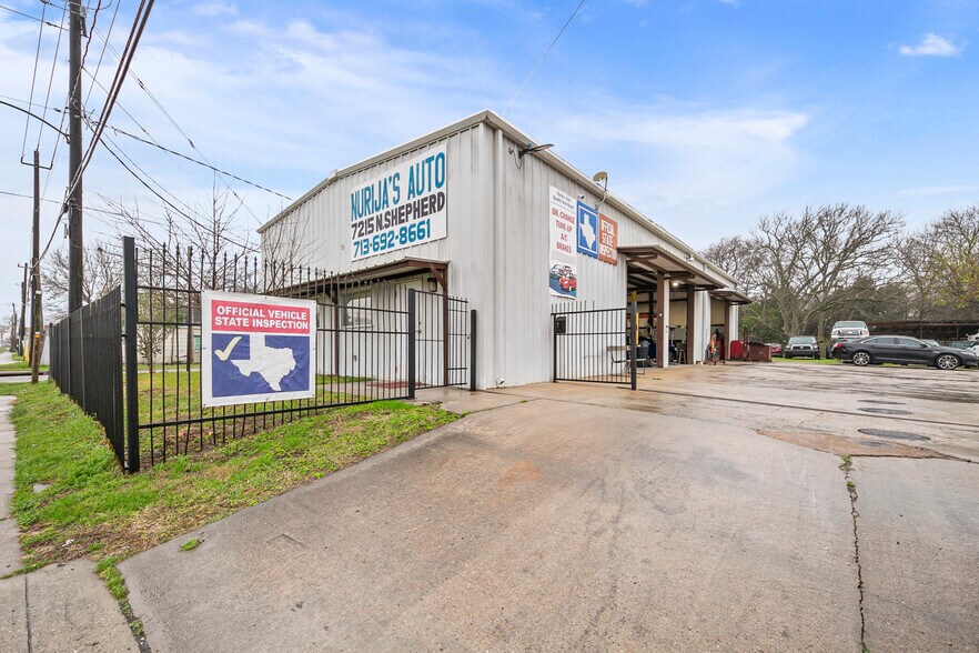 More Photos Of 7215 N Shepherd Dr, Houston Auto Repair For Sale