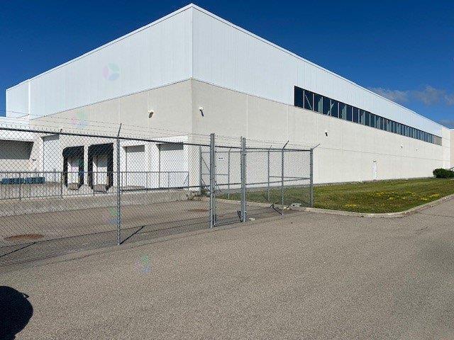 More Photos Of 4160 Hwy Desserte Sud Laval (A-440), Laval Industrial For Lease