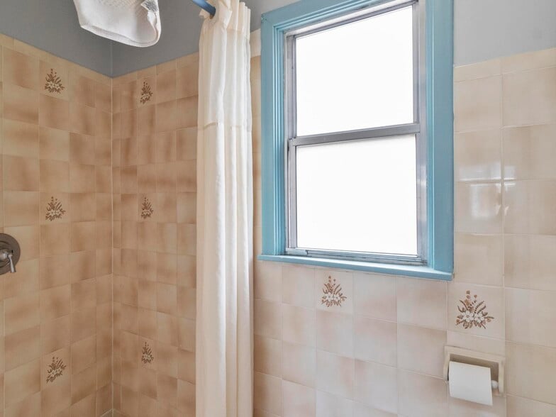 More Photos Of 180 E Center St, Panguitch Hotel For Sale