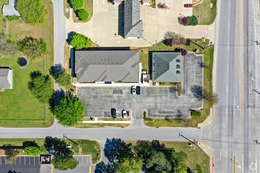 More Photos Of 4809 E 89th St S, Tulsa Office For Sale