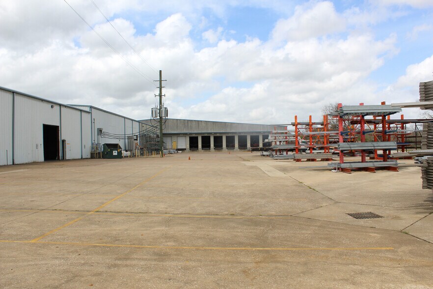 More Photos Of 8101 Fite Rd, Pearland Warehouse For Sale