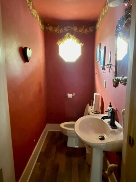 More Photos Of 313 S Green St, Glasgow Hospitality For Sale