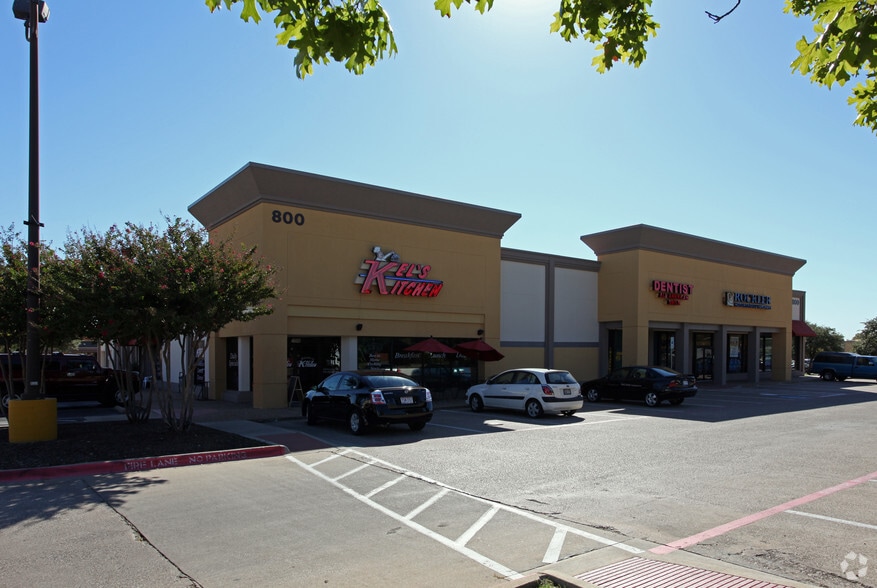 More Photos Of 800 N Coit Rd, Richardson Freestanding For Lease