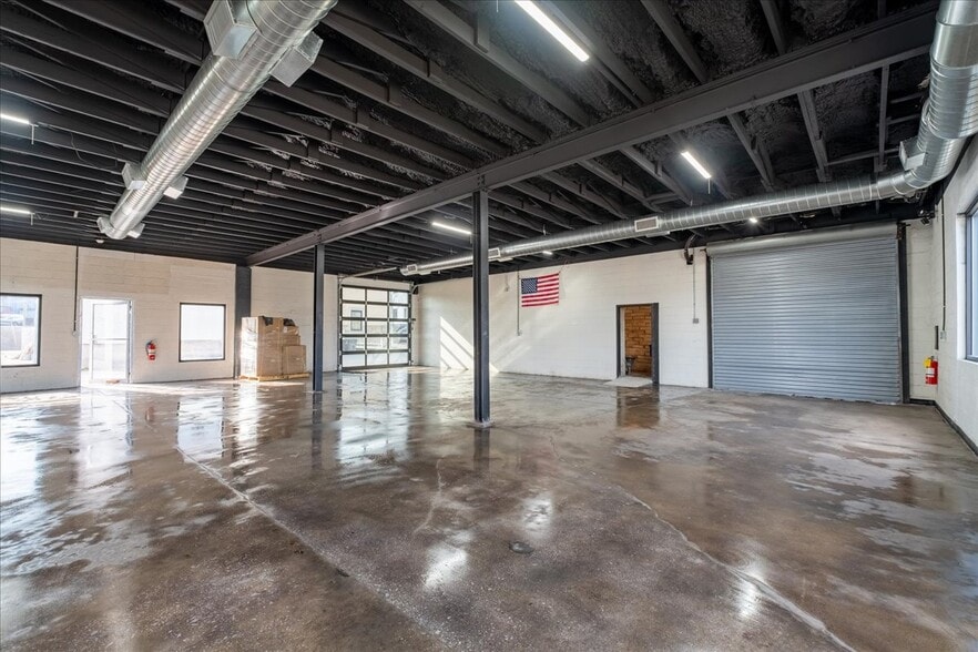 More Photos Of 30 Wall St, Jasper Auto Repair For Lease
