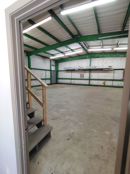 More Photos Of 915 E Georgia Ave, Ruston Warehouse For Lease