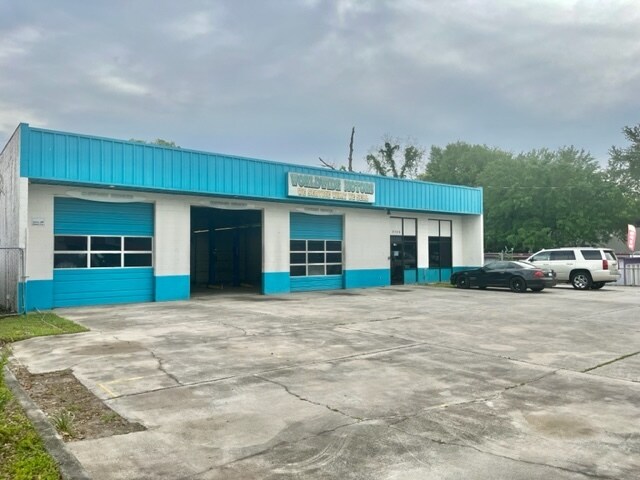 More Photos Of 7715 Lem Turner Rd, Jacksonville Auto Repair For Sale