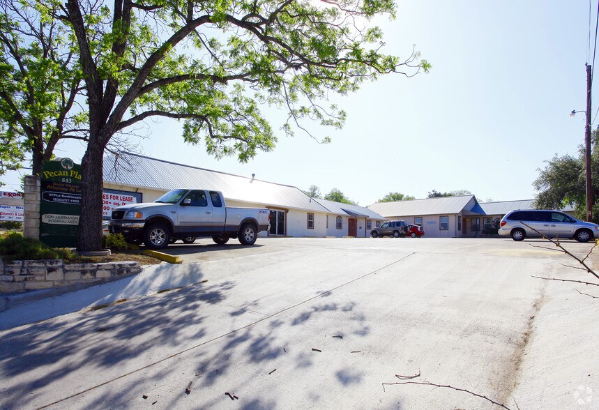 Primary Photo Of 843 Sidney Baker St, Kerrville Office For Lease
