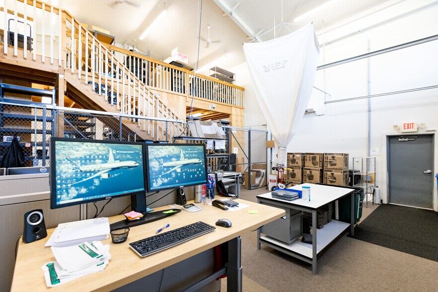 More Photos Of 200 N Wasco Ct, Hood River Warehouse For Lease