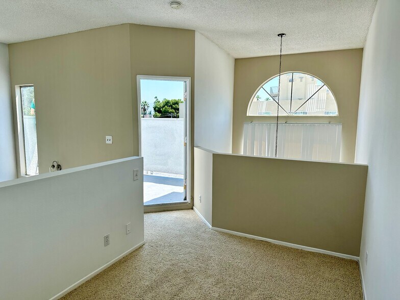 More Photos Of 13028 Valleyheart Dr, Studio City Apartments For Sale