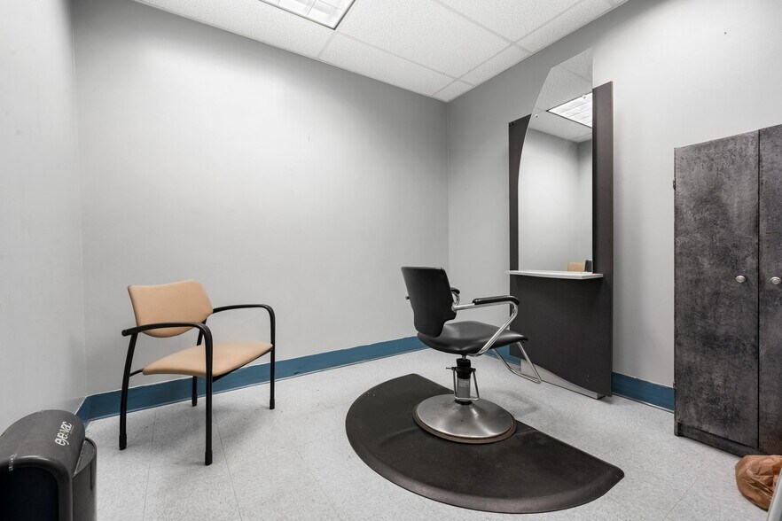 More Photos Of 20 S Main St, Manchester Freestanding For Lease