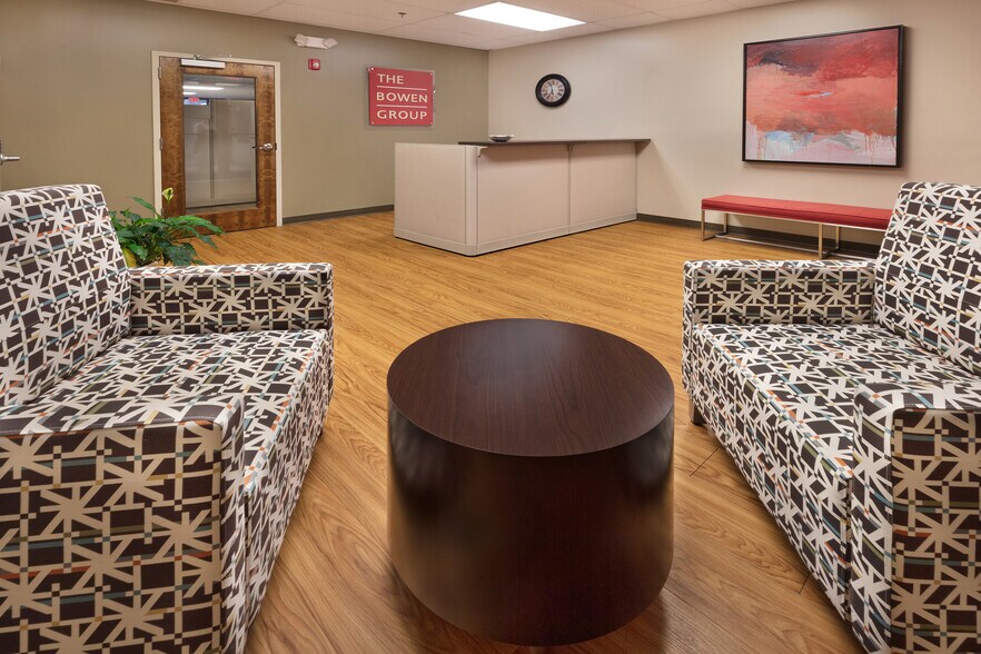 More Photos Of 10 Center St, Stafford Office For Lease