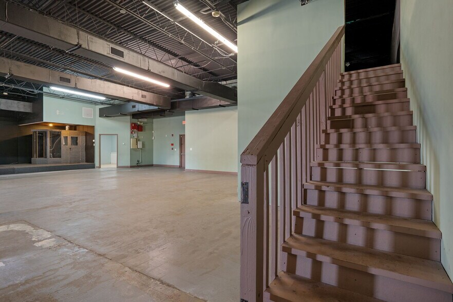 More Photos Of 5321 E Fowler Ave, Tampa General Retail For Lease