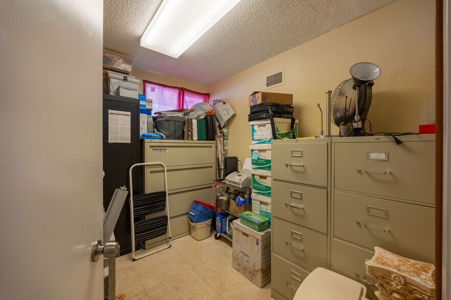 More Photos Of 667-669 Crespi Dr, Pacifica Medical For Sale