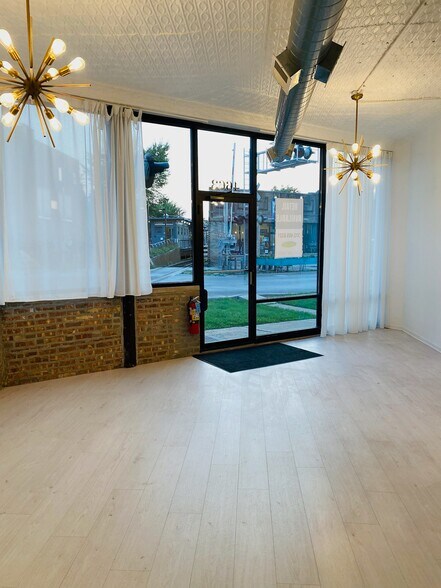 More Photos Of 4663-4669 N Manor Ave, Chicago Storefront Retail Residential For Lease