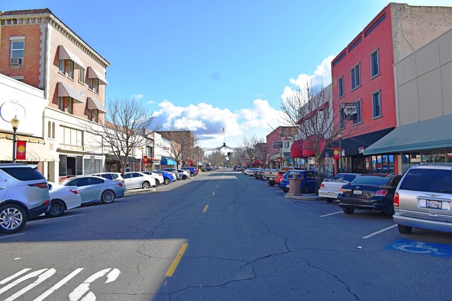 More Photos Of 421-423 D St, Marysville Storefront Retail Residential For Sale