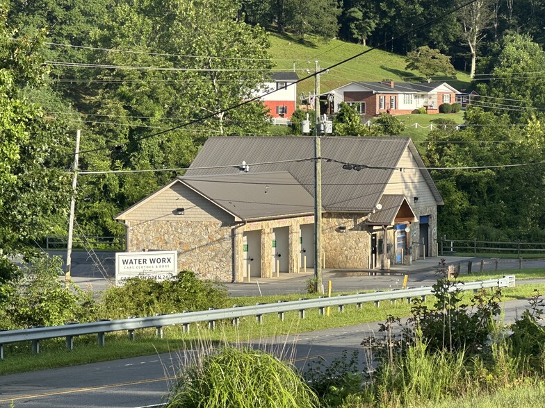 Primary Photo Of 6546 NC-226, Spruce Pine Carwash For Sale