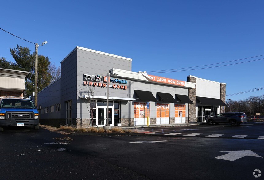 More Photos Of 1215 Farmington Ave, Bristol Restaurant For Lease