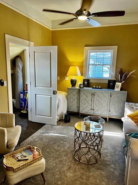More Photos Of 215 N East Ave, Fayetteville Office For Sale