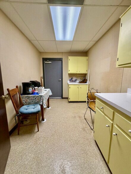 More Photos Of 906 Sixth Ave, Picayune Office For Sale