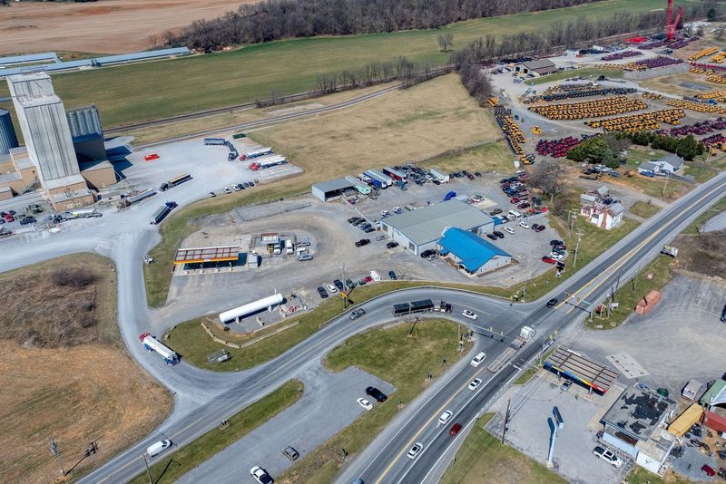 More Photos Of 1120 Mount Rock Rd, Shippensburg Distribution For Sale