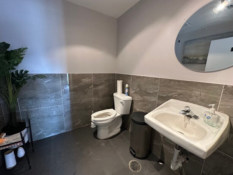 More Photos Of 2220 SW 60th Ter, Miramar Manufacturing For Sale