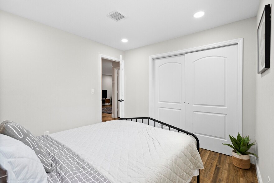 More Photos Of 2456 SW Hideaway Ln, Stuart Apartments For Sale