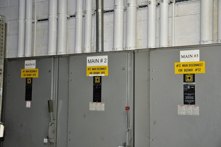 More Photos Of 2903 Lee Ave, Sanford Manufacturing For Sale