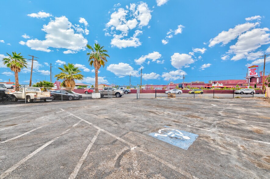 More Photos Of 1765 Athol Ave, Henderson Auto Repair For Sale