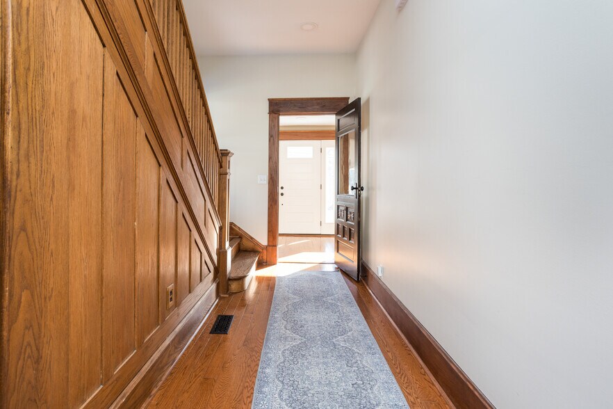 More Photos Of 502 W Main St, Danville Office For Sale